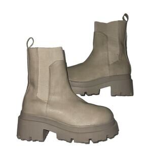 DV by Dolce Vita Lobera Chelsea Slip On Boots Dune Women's - Size 4.5